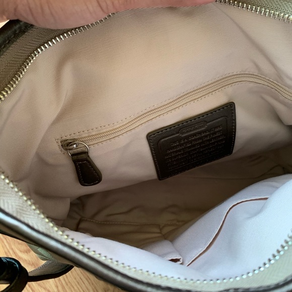 Authentic Coach Signature Bag - Picture 5 of 6